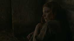 extant_GameOfThrones_6x01-TheRedWoman_2591
