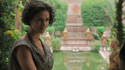 extant_GameOfThrones_6x01-TheRedWoman_2679