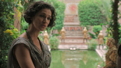 extant_GameOfThrones_6x01-TheRedWoman_2681