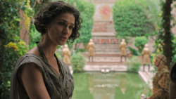 extant_GameOfThrones_6x01-TheRedWoman_2682