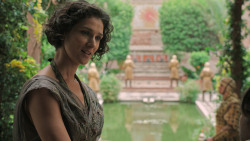 extant_GameOfThrones_6x01-TheRedWoman_2684