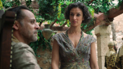 extant_GameOfThrones_6x01-TheRedWoman_2693