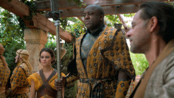 extant_GameOfThrones_6x01-TheRedWoman_2702