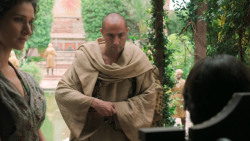 extant_GameOfThrones_6x01-TheRedWoman_2705
