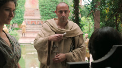 extant_GameOfThrones_6x01-TheRedWoman_2706
