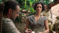 extant_GameOfThrones_6x01-TheRedWoman_2712