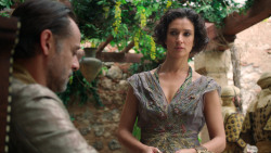 extant_GameOfThrones_6x01-TheRedWoman_2714