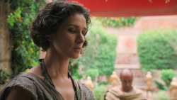 extant_GameOfThrones_6x01-TheRedWoman_2722