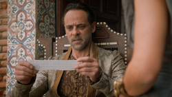 extant_GameOfThrones_6x01-TheRedWoman_2725