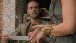extant_GameOfThrones_6x01-TheRedWoman_2736