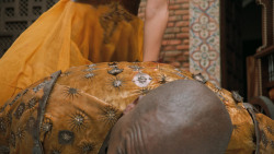 extant_GameOfThrones_6x01-TheRedWoman_2743