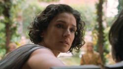 extant_GameOfThrones_6x01-TheRedWoman_2752