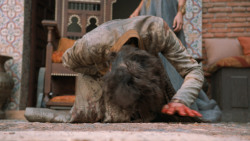extant_GameOfThrones_6x01-TheRedWoman_2760