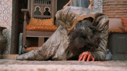 extant_GameOfThrones_6x01-TheRedWoman_2762