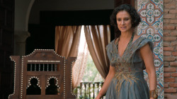 extant_GameOfThrones_6x01-TheRedWoman_2763