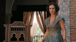 extant_GameOfThrones_6x01-TheRedWoman_2765
