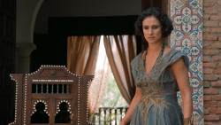extant_GameOfThrones_6x01-TheRedWoman_2766