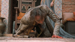 extant_GameOfThrones_6x01-TheRedWoman_2767