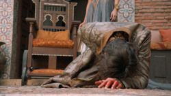 extant_GameOfThrones_6x01-TheRedWoman_2771