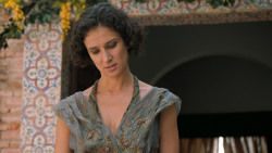 extant_GameOfThrones_6x01-TheRedWoman_2799