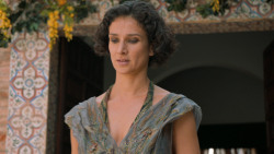 extant_GameOfThrones_6x01-TheRedWoman_2815