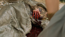 extant_GameOfThrones_6x01-TheRedWoman_2818
