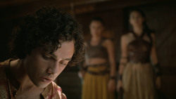 extant_GameOfThrones_6x01-TheRedWoman_2876