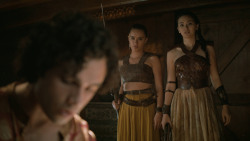 extant_GameOfThrones_6x01-TheRedWoman_2877
