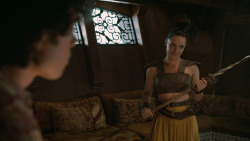extant_GameOfThrones_6x01-TheRedWoman_2903