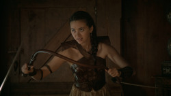 extant_GameOfThrones_6x01-TheRedWoman_2938