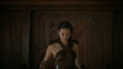 extant_GameOfThrones_6x01-TheRedWoman_2945