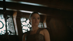 extant_GameOfThrones_6x01-TheRedWoman_2954