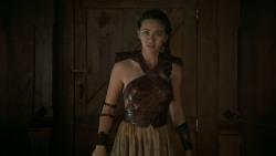 extant_GameOfThrones_6x01-TheRedWoman_2955