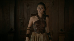 extant_GameOfThrones_6x01-TheRedWoman_2956