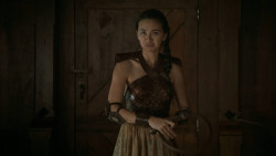 extant_GameOfThrones_6x01-TheRedWoman_2957