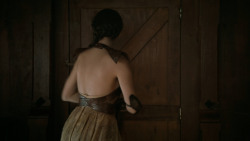 extant_GameOfThrones_6x01-TheRedWoman_2959