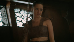 extant_GameOfThrones_6x01-TheRedWoman_2961