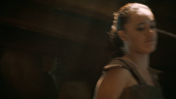 extant_GameOfThrones_6x01-TheRedWoman_2964