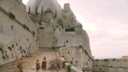 extant_GameOfThrones_6x01-TheRedWoman_2981