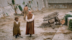 extant_GameOfThrones_6x01-TheRedWoman_2989