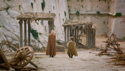 extant_GameOfThrones_6x01-TheRedWoman_3036