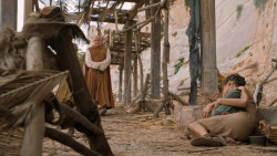 extant_GameOfThrones_6x01-TheRedWoman_3038