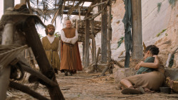 extant_GameOfThrones_6x01-TheRedWoman_3040