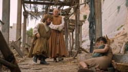 extant_GameOfThrones_6x01-TheRedWoman_3049