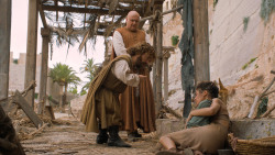 extant_GameOfThrones_6x01-TheRedWoman_3053