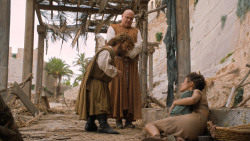 extant_GameOfThrones_6x01-TheRedWoman_3055