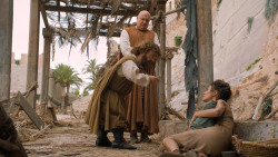 extant_GameOfThrones_6x01-TheRedWoman_3056