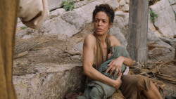 extant_GameOfThrones_6x01-TheRedWoman_3058