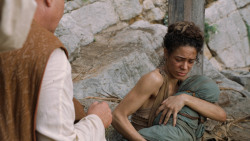 extant_GameOfThrones_6x01-TheRedWoman_3074