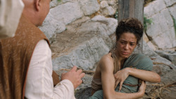 extant_GameOfThrones_6x01-TheRedWoman_3076